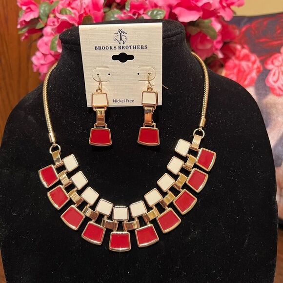 🆕 BROOKS BROTHERS GOLD TONE NECKLACE AND EARRING SET - Picture 1 of 5